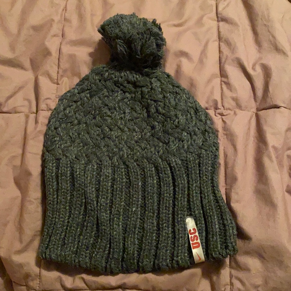 USC beanie, chunky knit, dark gray, small USC logo, Nike